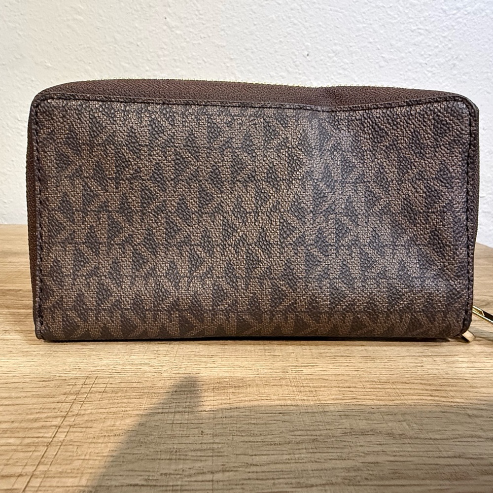 Michael Kors Jet Set logo Brown and Gold Wristlet NWT - Picture 3 of 8